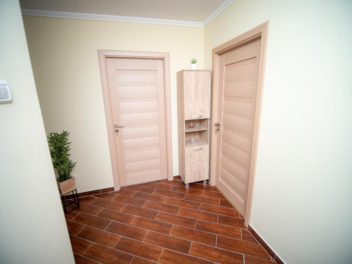 Otelu Rosu L&R Modern Apartment מראה חיצוני תמונה